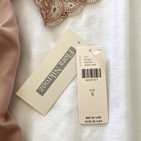 Flora Nikrooz Ada Lace Robe - Picture 4 of 7